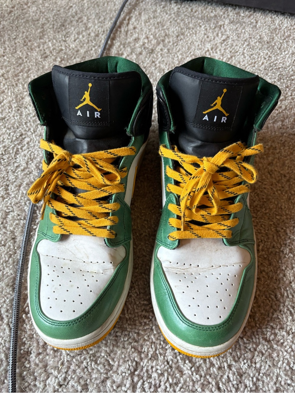 Air Jordan 1 Mid Retro Sonics sz men’s US 13